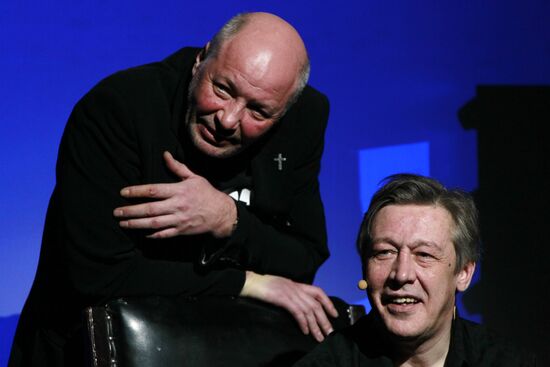 Private viewing of newsical "Citizen Poet"