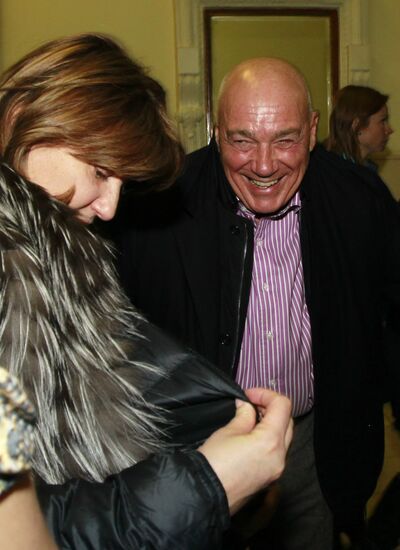 Private viewing of newsical "Citizen Poet"