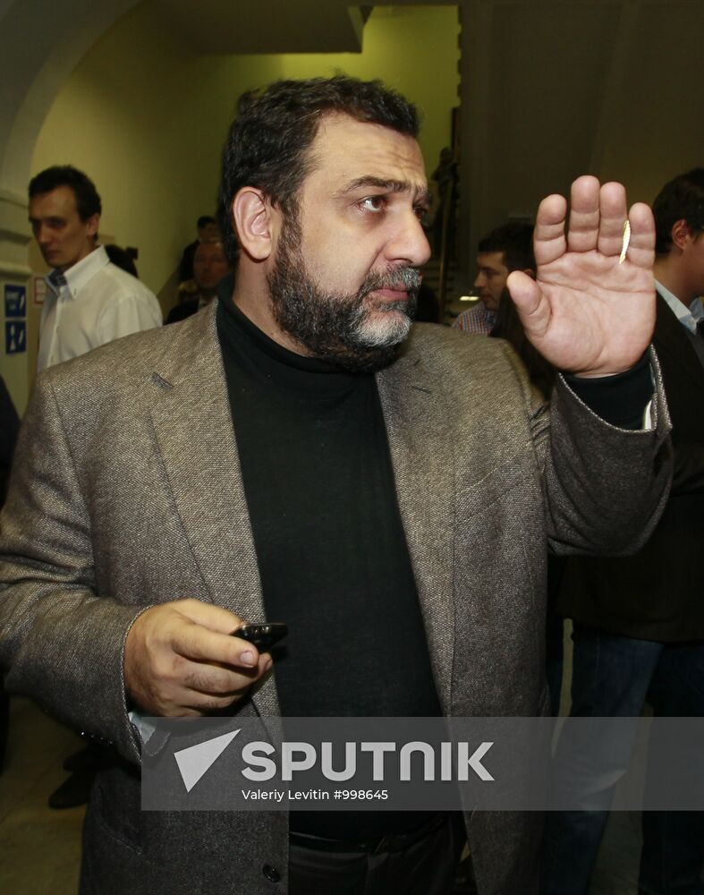 Private viewing of newsical "Citizen Poet"