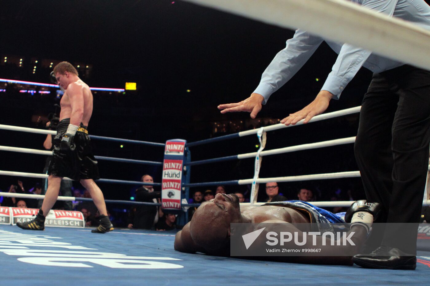 Boxing bout between Alexander Povetkin and Cedric Boswell