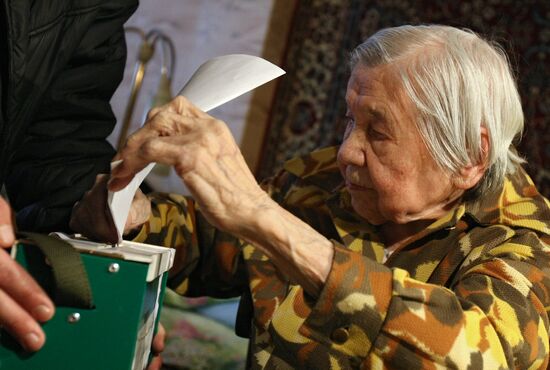 Kronstadt residents vote in State Duma elections