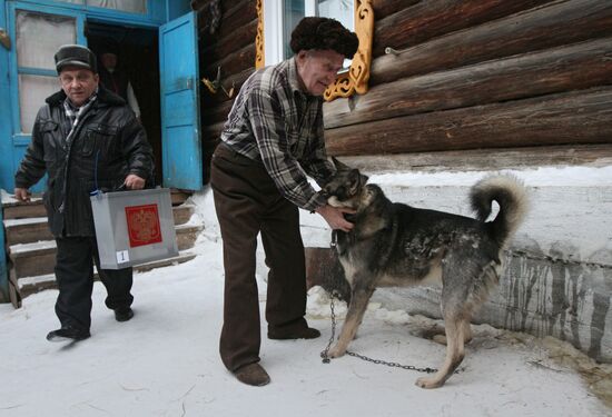 Omsk Region residents vote in State Duma elections