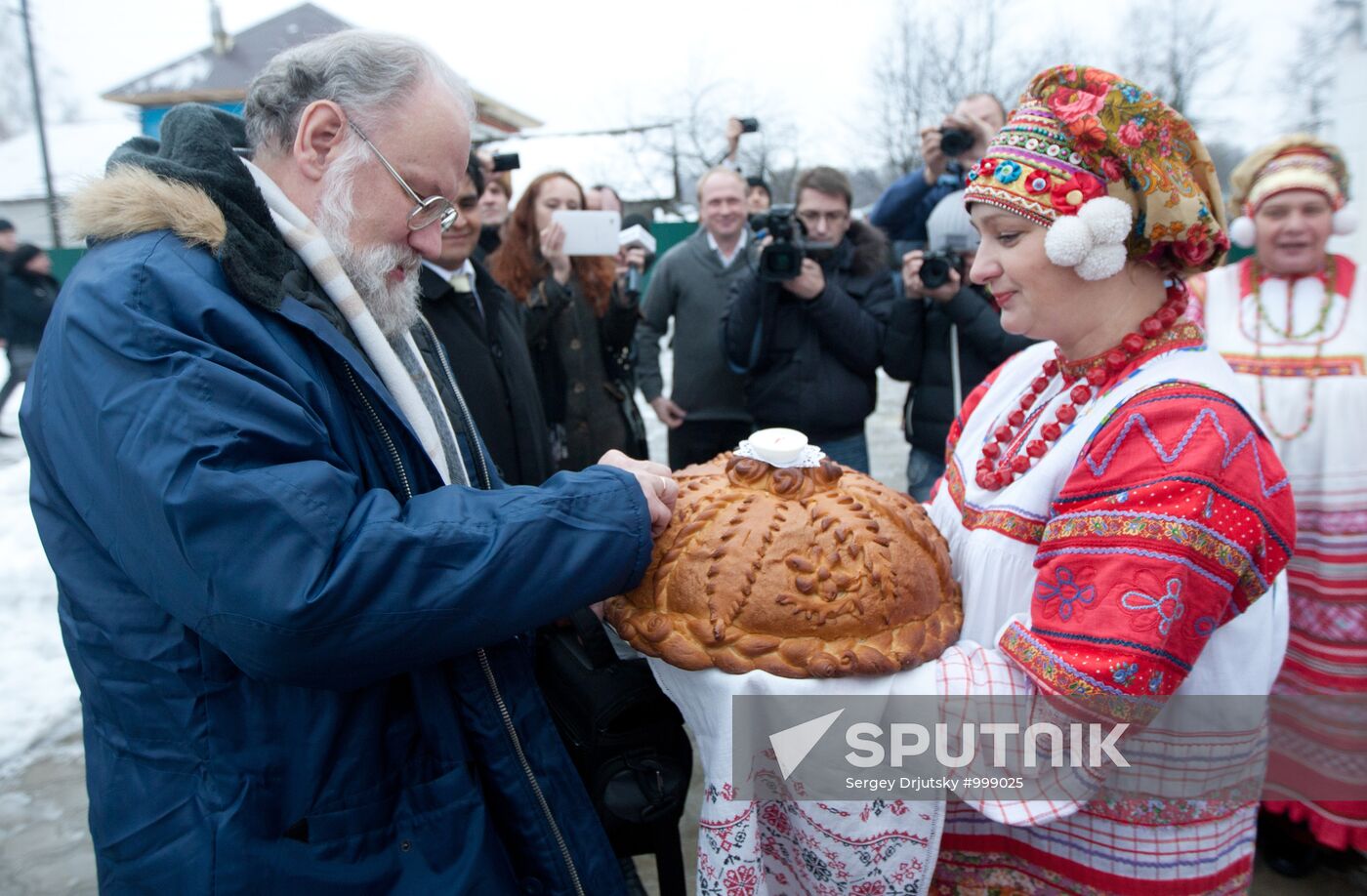 Vladimir Churov votes at Leo Tolstoy polling station