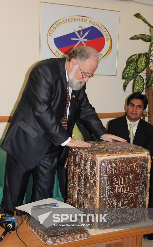 Vladimir Churov votes at Leo Tolstoy polling station