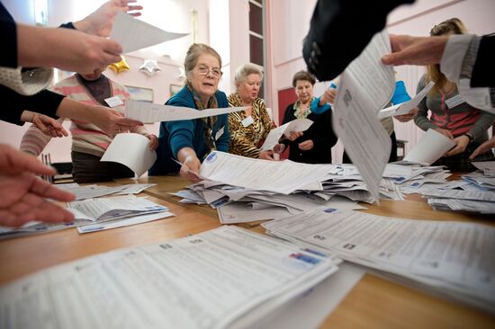 Election commissions count ballots following Duma elections