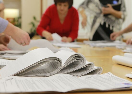 Election commissions count ballots following Duma elections