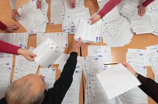 Vote count at State Duma elections