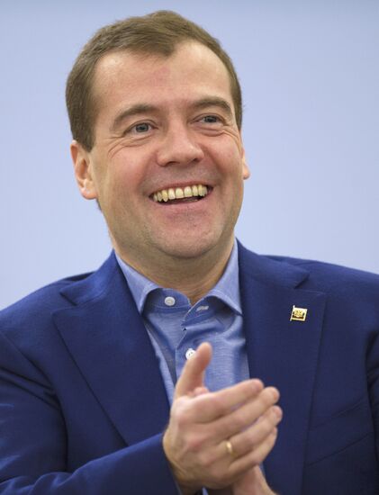 Dmitry Medvedev meets with his supporters