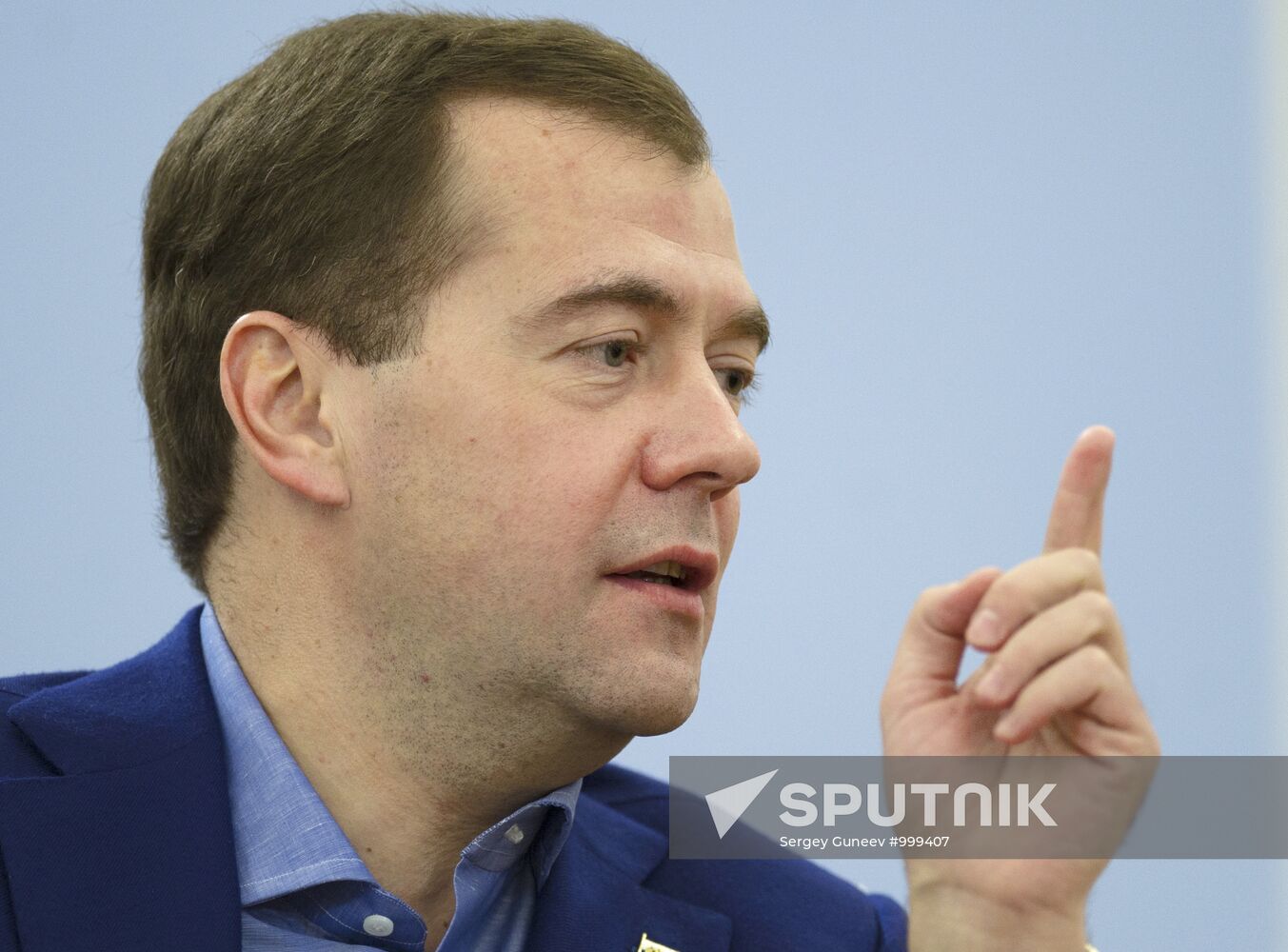 Dmitry Medvedev meets with supporters