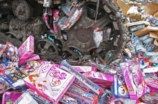 Counterfeit toys destroyed in Kaliningrad Region