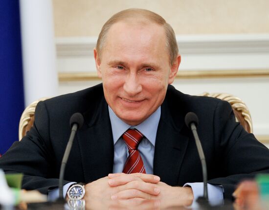 Vladimir Putin chairs Government Presidium meeting