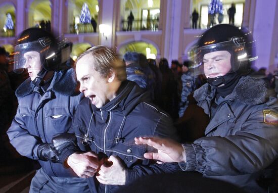 Opposition rallies in St. Petersburg to protest election fraud