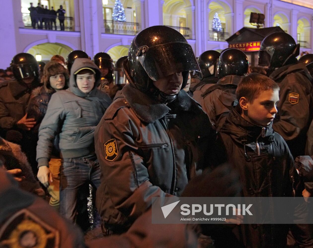 Opposition rallies in St. Petersburg to protest election fraud