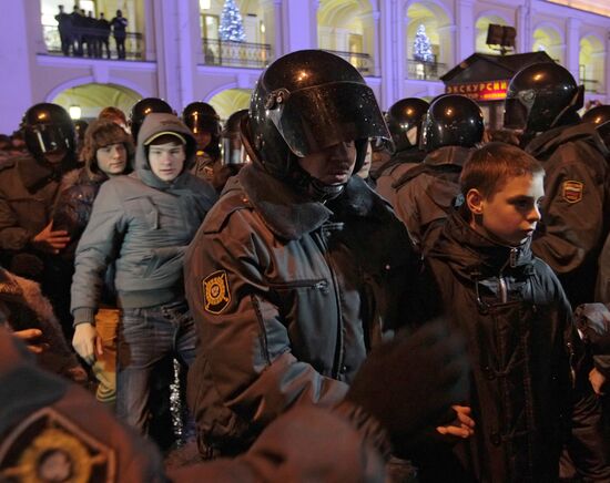 Opposition rallies in St. Petersburg to protest election fraud