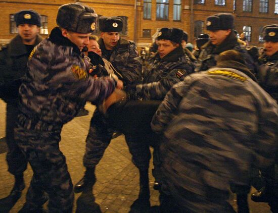 Rally in St. Petersburg against alleged rigging in elections