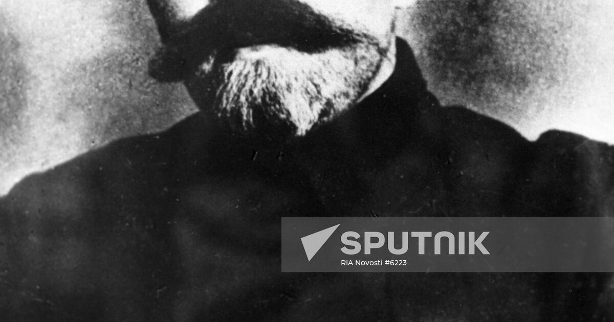 LEV KAMENEV | Sputnik Mediabank