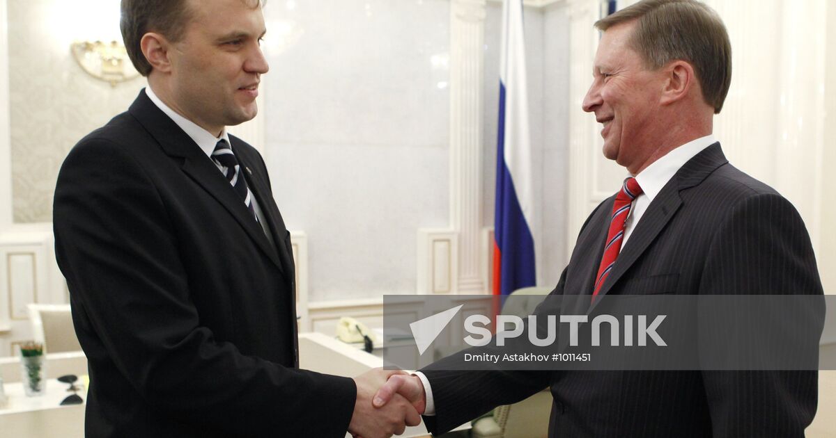 Sergei Ivanov meets with Yevgeny Shevchuk at Moscow Kremlin | Sputnik ...