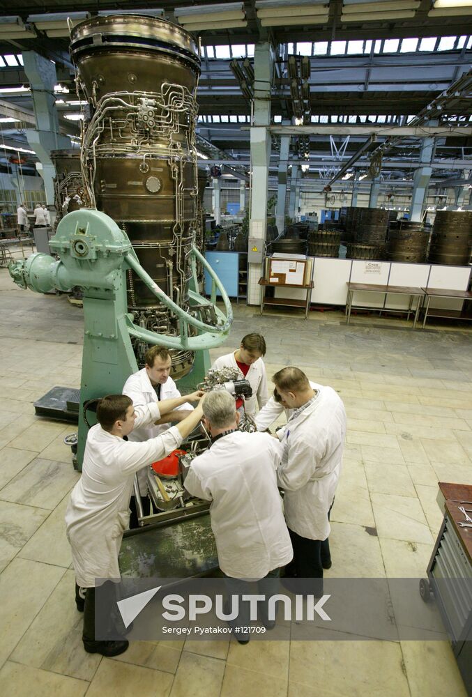 ASSEMBLING AIRCRAFT REACTIVE ENGINE SALYUT PLANT | Sputnik Mediabank