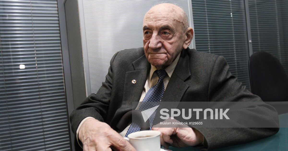 BORIS CHERTOK, A ROCKET DESIGNER | Sputnik Mediabank