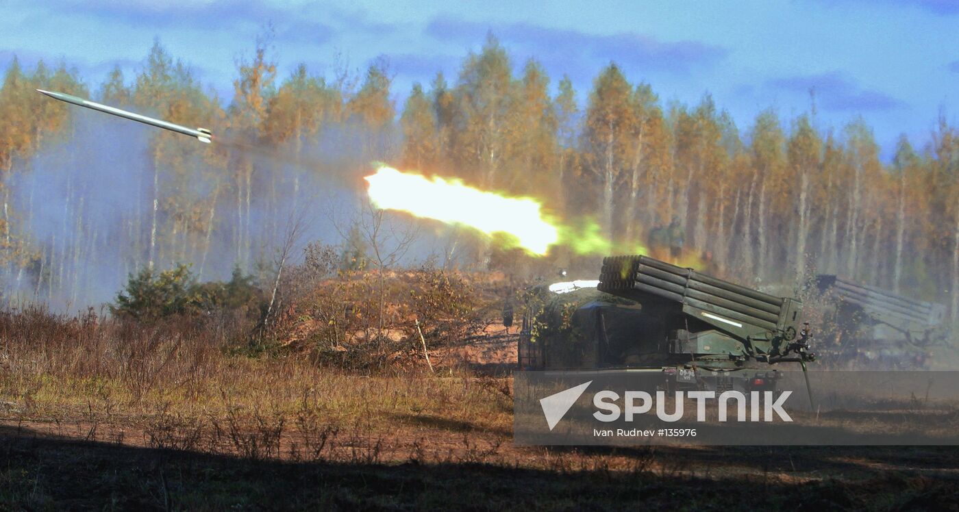 ARTILLERY SHOOTING DRILL Sputnik Mediabank