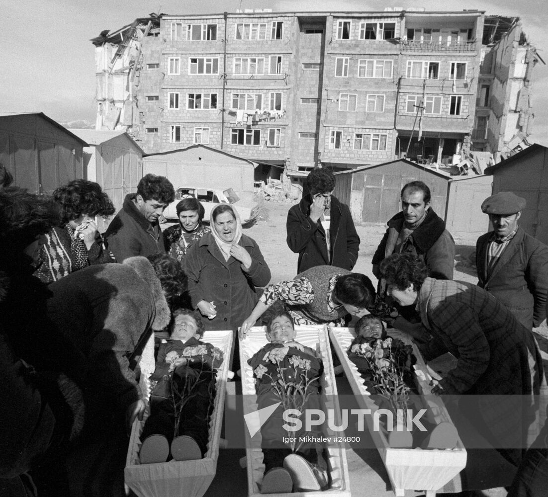 Burial earthquake armenia sputnik mediabank