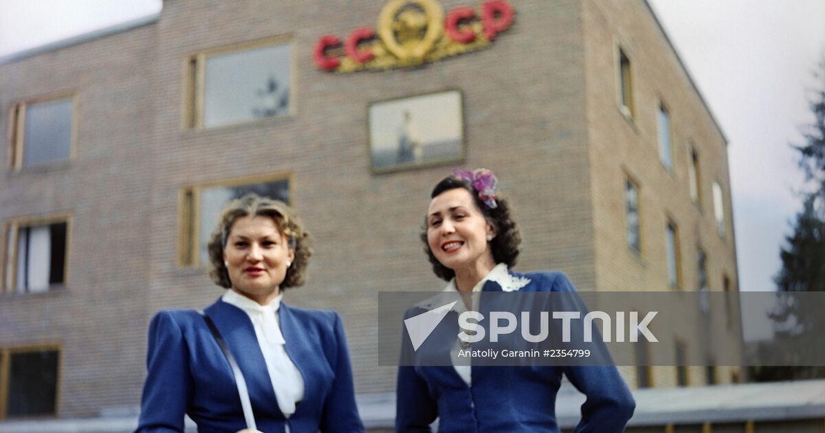 athletes-nina-ponomaryova-and-yelizaveta-bagryantseva-sputnik-mediabank