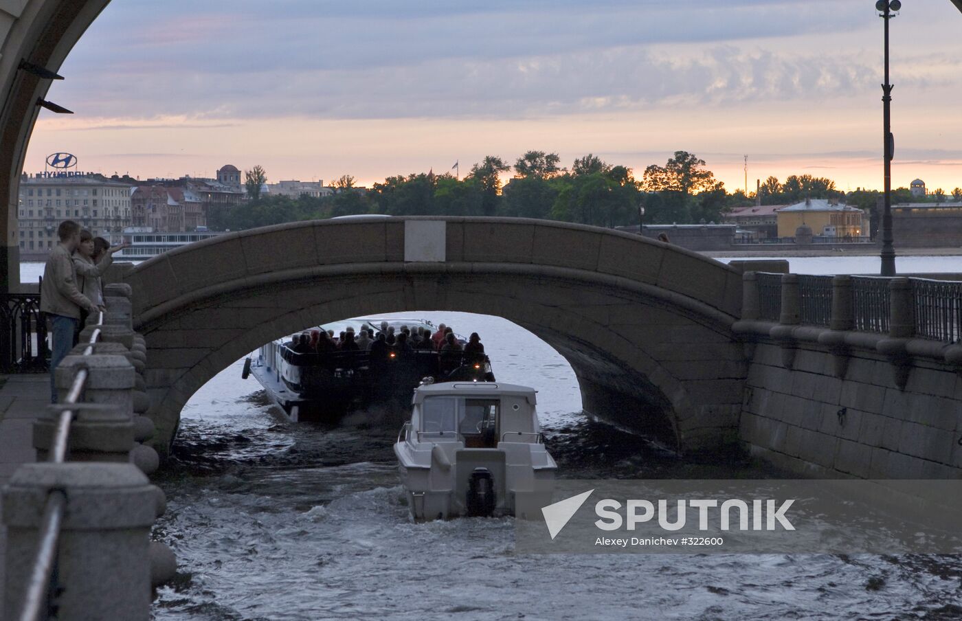 white-nights-in-st-petersburg-sputnik-mediabank