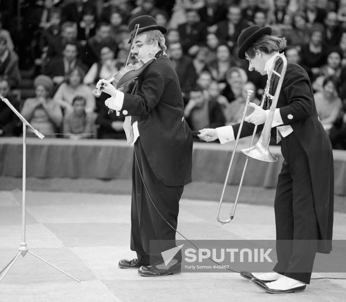 CLOWNS POPOV KOLPENSKY ARENA | Sputnik Mediabank