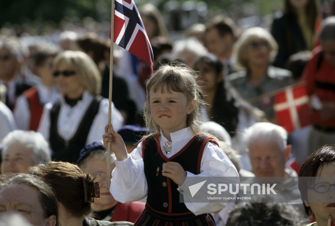 centa mae norwegian independence day