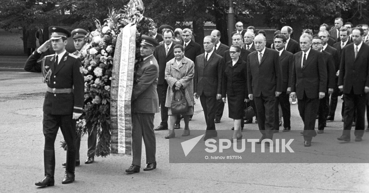 Hungarian party and government delegation Sputnik Mediabank