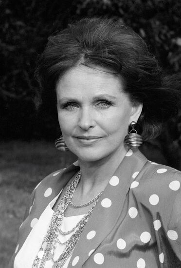 Keksa dehqon ayollarning erotik fotosuratlari Qatldan oldin ayollar bilan jinsiy aloqa porno video