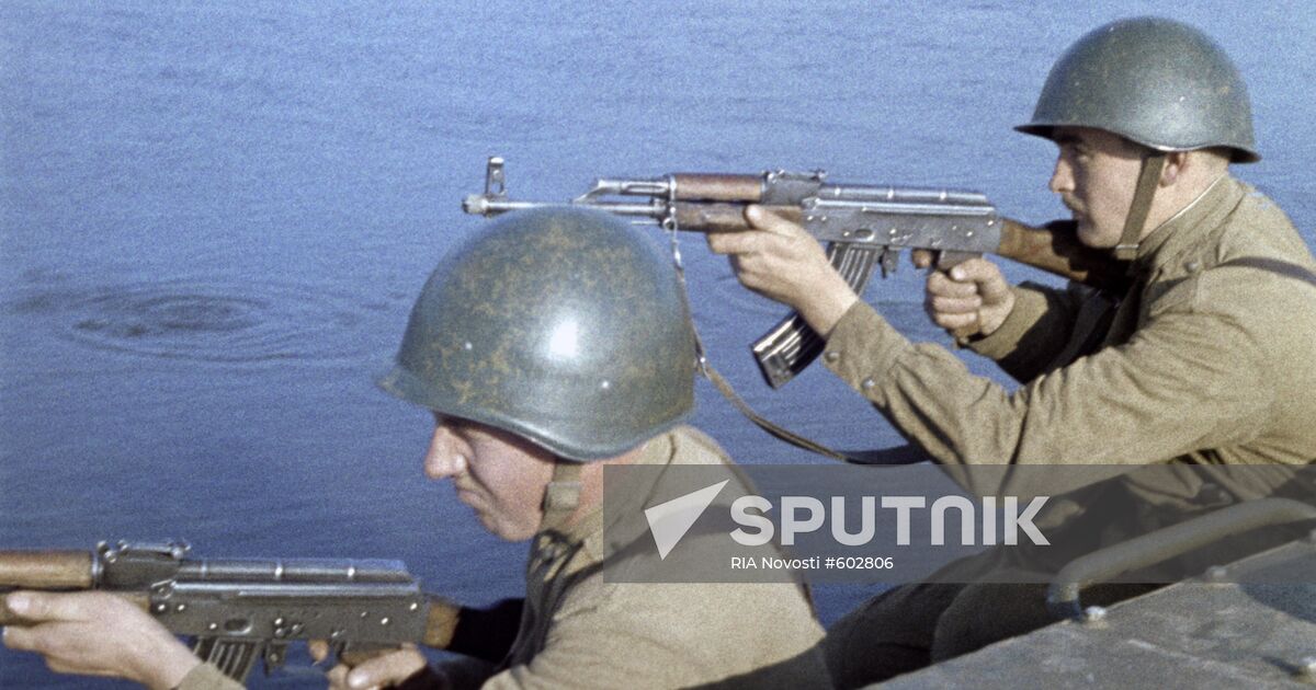 Scene from "I Serve the Soviet Union" film Sputnik Mediabank