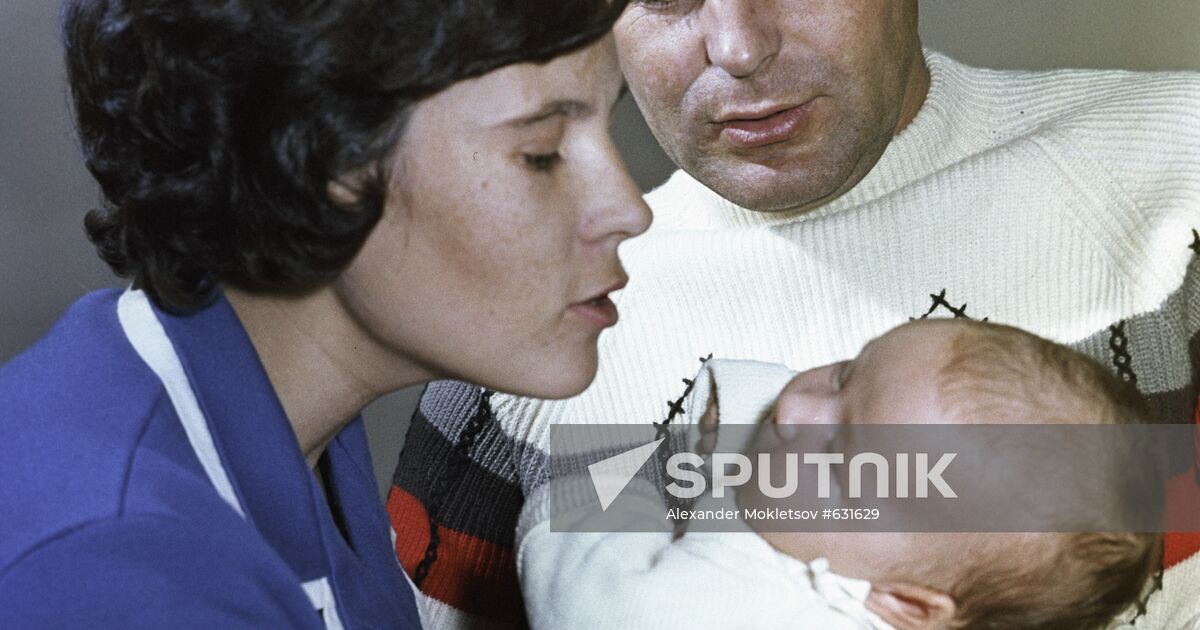 Gherman Titov with wife Tamara and daughter Tatiana | Sputnik Mediabank