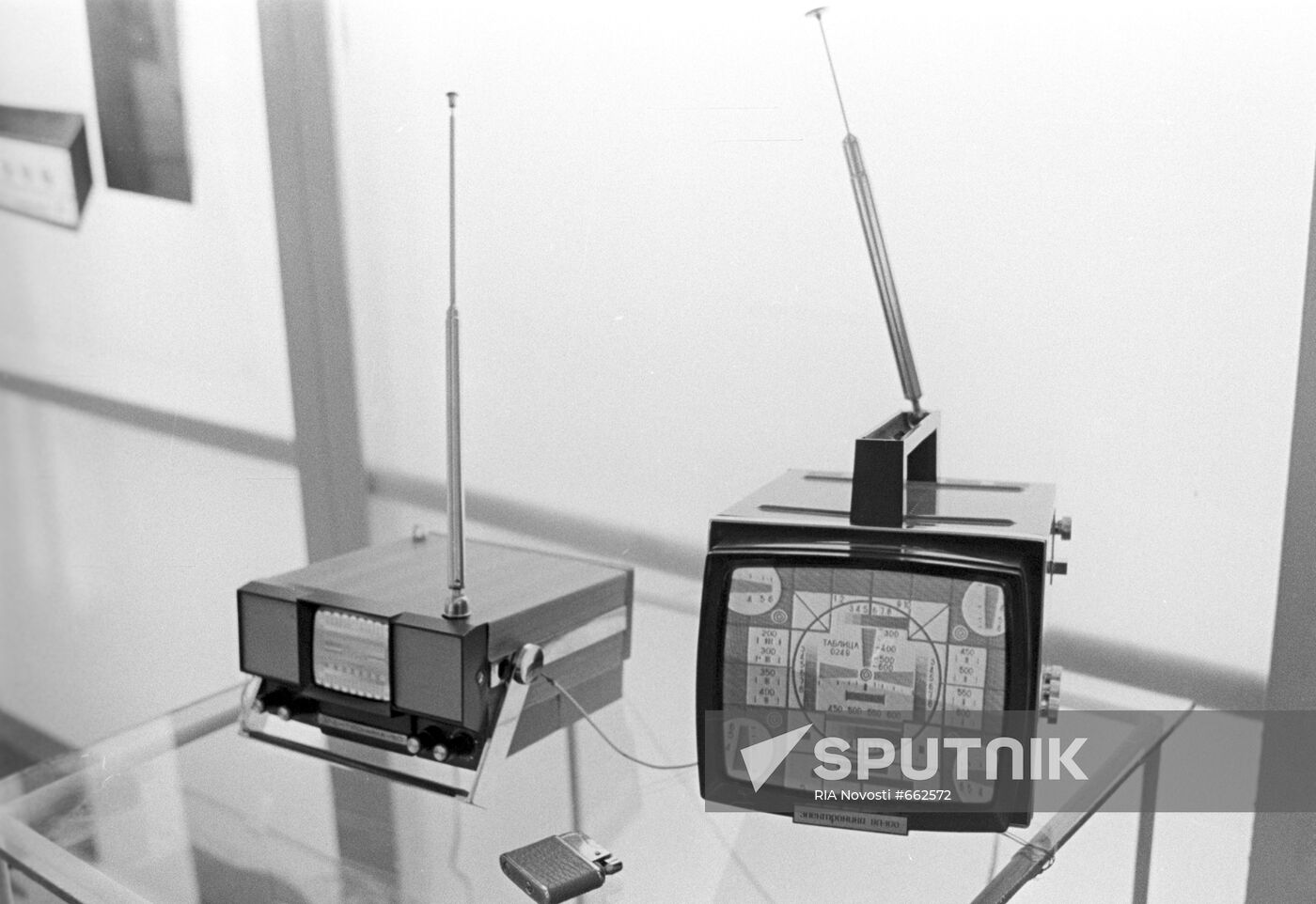 Elektronika-50 and Elektronika VL-100 TV sets | Sputnik Mediabank