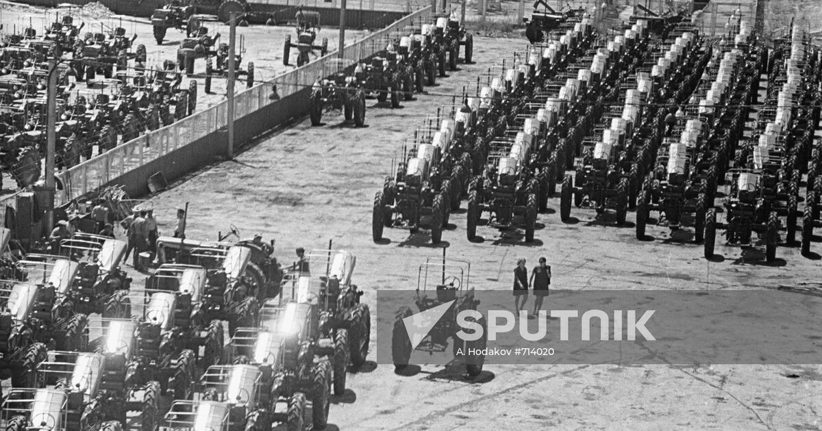 T-28X4 tractors | Sputnik Mediabank