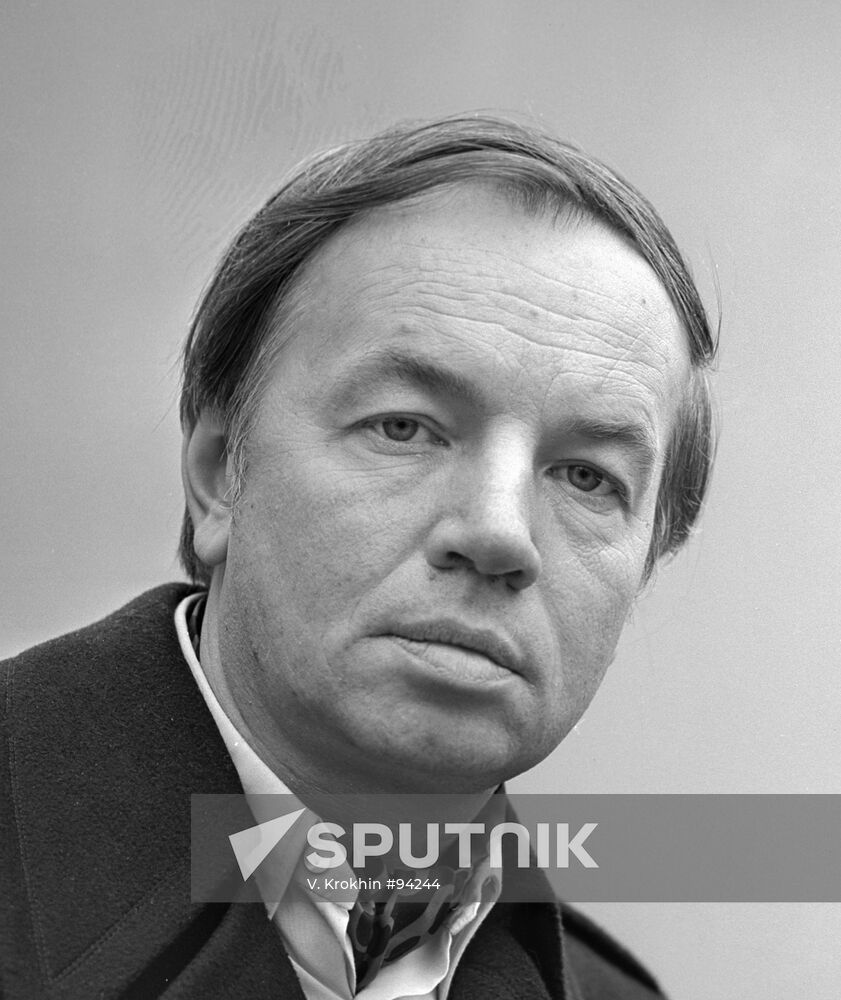 VOZNESENSKY POET Sputnik Mediabank