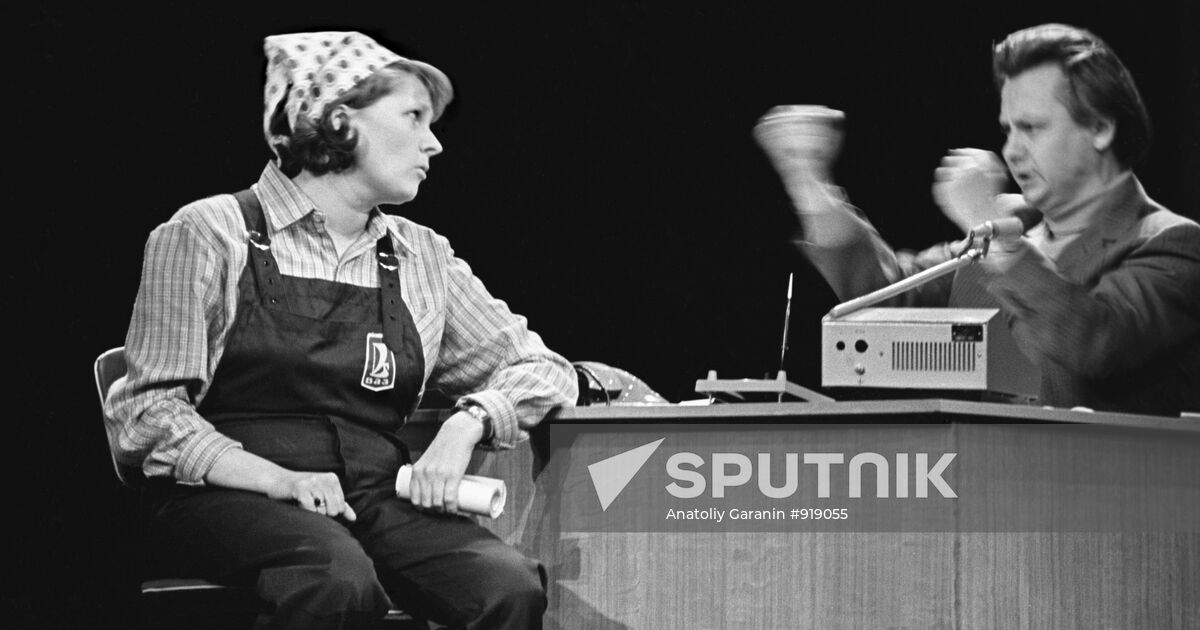 Scene from play Tomorrow's Weather Sputnik Mediabank