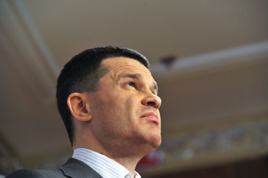 Press conference by Dmitry Kamenshchik | Sputnik Mediabank