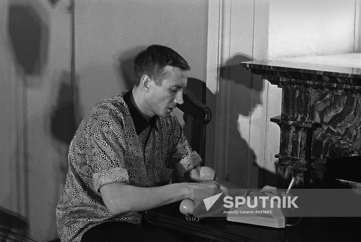 Poet Yevgeny Yevtushenko Sputnik Mediabank