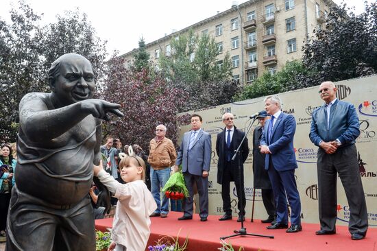 Monument to Yevgeny Leonov unveiled