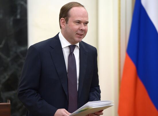 Russian President Vladimir Putin holds meeting on socioeconomic issues