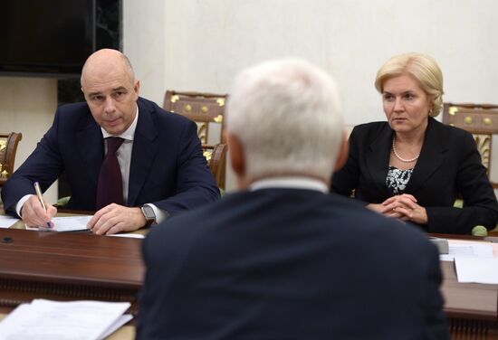 Russian President Vladimir Putin holds meeting on socioeconomic issues