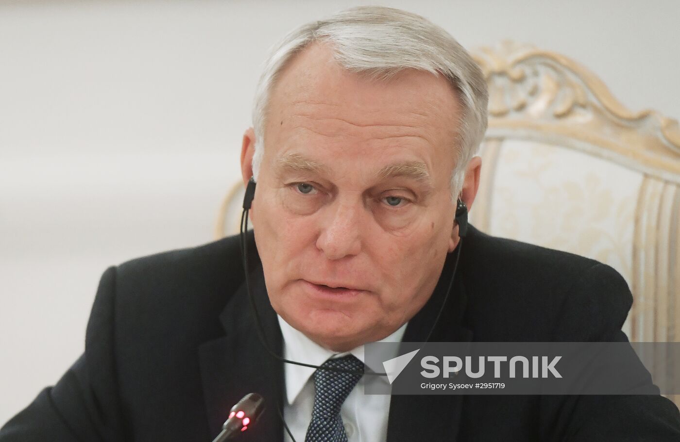 Russian and French Foreign Ministers Sergei Lavrov and Jean-Marc Ayrault meeting