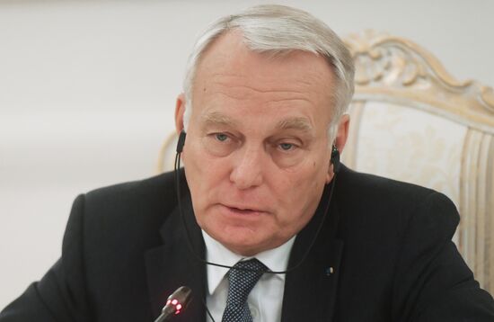 Russian and French Foreign Ministers Sergei Lavrov and Jean-Marc Ayrault meeting