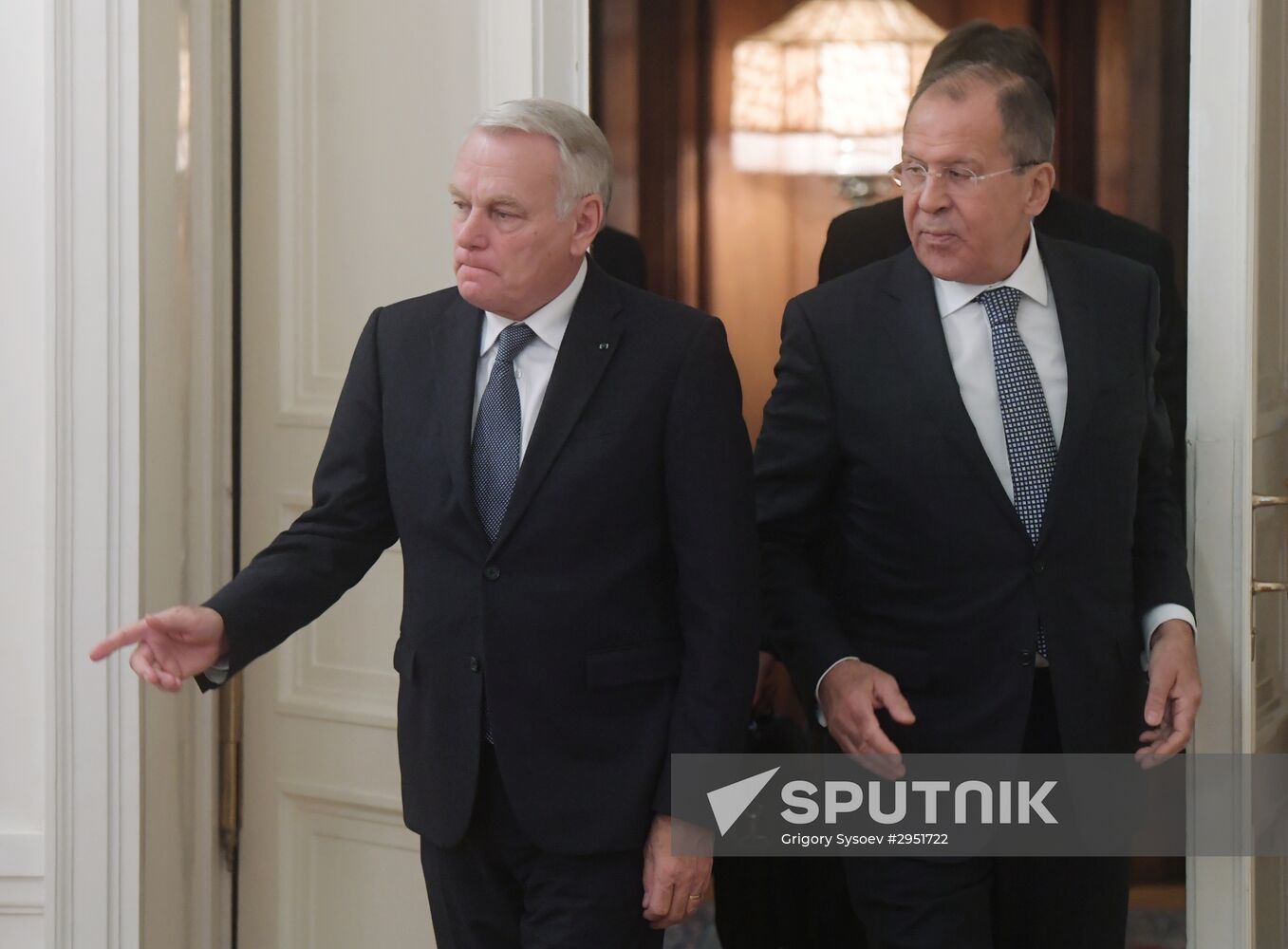 Russian and French Foreign Ministers Sergei Lavrov and Jean-Marc Ayrault meeting