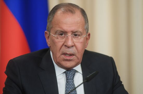 Russian and French Foreign Ministers Sergei Lavrov and Jean-Marc Ayrault meeting