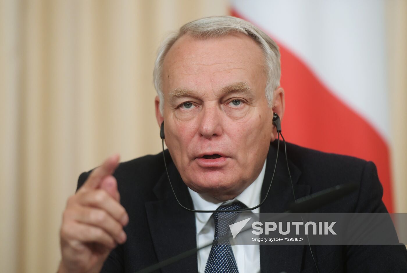 Russian and French Foreign Ministers Sergei Lavrov and Jean-Marc Ayrault meeting