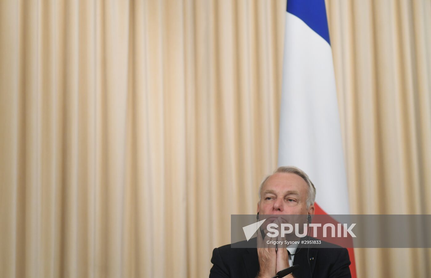 Russian and French Foreign Ministers Sergei Lavrov and Jean-Marc Ayrault meeting