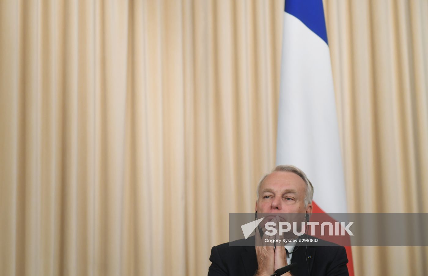 Russian and French Foreign Ministers Sergei Lavrov and Jean-Marc Ayrault meeting