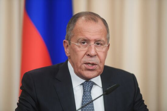 Russian and French Foreign Ministers Sergei Lavrov and Jean-Marc Ayrault meeting